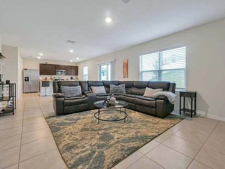 9673 Black Walnut Dr — Photo 3