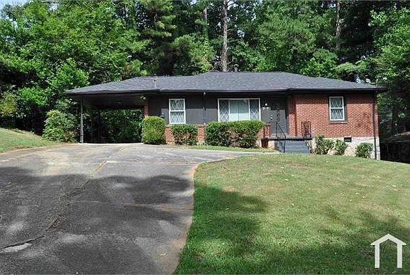 2113 Seavey Dr — Photo 1