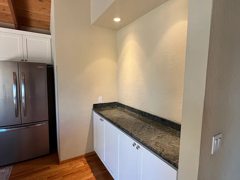507 Court Way — Photo 10