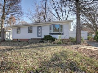 1102 Frank Dr, Champaign, IL 61821