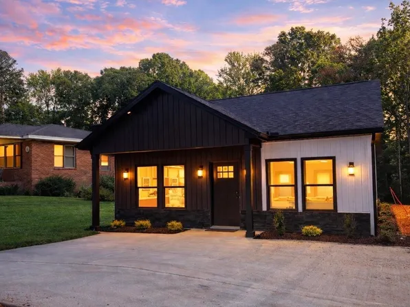 20 Poplar St, Woodruff, SC 29388