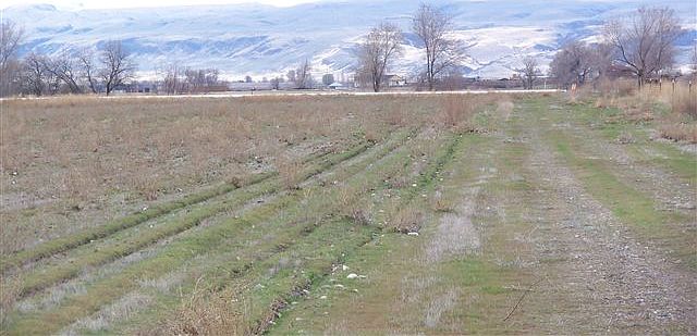 2nd image of Pioneer Rd