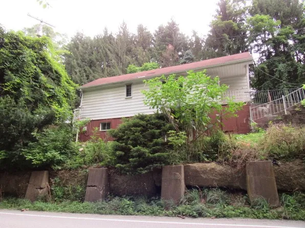 933 Fayette City Rd, Fayette City, PA 15438