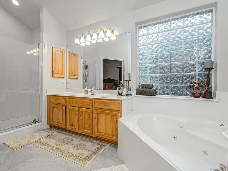 17611 Emerald Garden Ln — Photo 34
