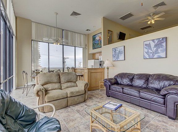 3rd image of 1000 Padre Blvd