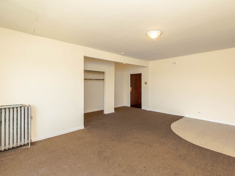 1st image of 1376 W 79th St #1376207