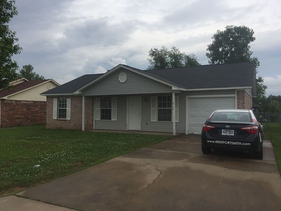 1st image of 817 S 38th St