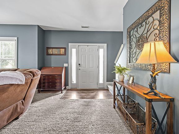 4th image of 45 Carson Dr