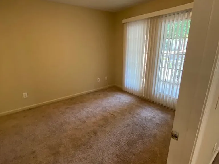 Deerwood Place Apartments - 2 bdrm / 2 bath — Photo 7