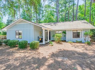 3 Village Green Cir, Savannah, GA 31411