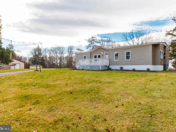 75 Lindas Ln, Kearneysville, WV 25430