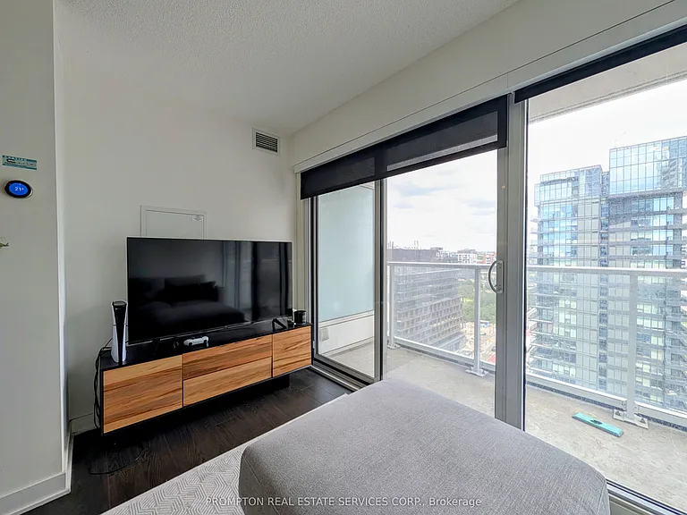 19 Bathurst St #1905 — Photo 5