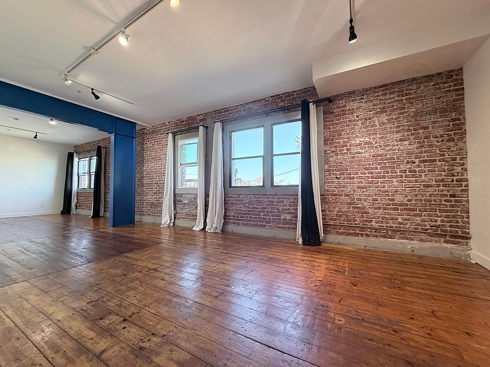 1st image of 1700 E 4th St APT 302