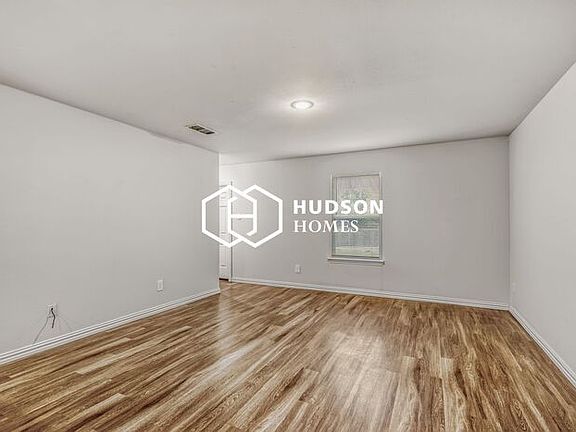 3rd image of 2907 Texas St