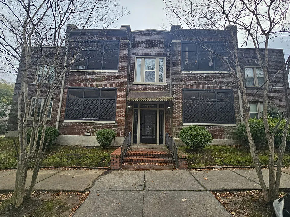 212 S Willett St #2