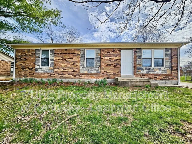 114 Birch Dr — Photo 2