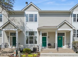 2733 Shelly Ln, Aurora, IL 60504