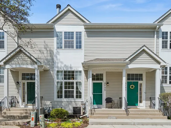 2733 Shelly Ln, Aurora, IL 60504