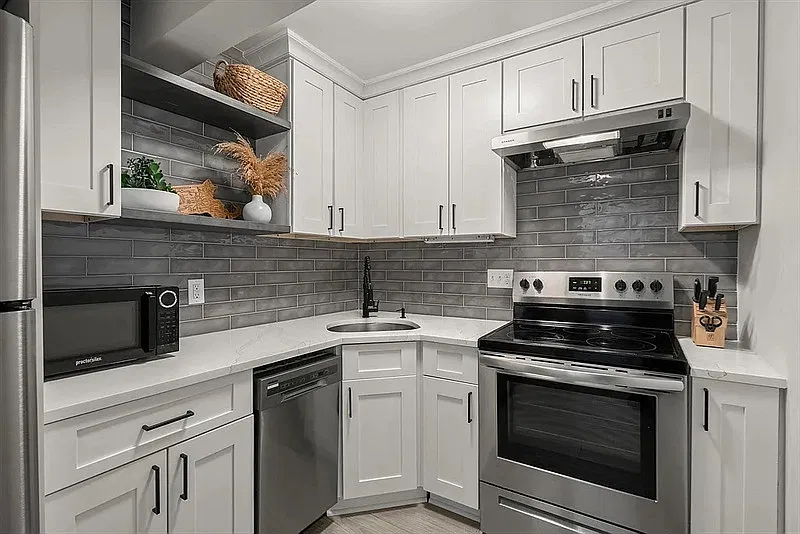 1 bed, 1.0 bath, 572 sqft, $1,750 — Photo 3