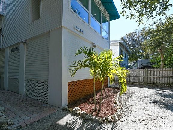 2nd image of 5455 Avenida Del Mare