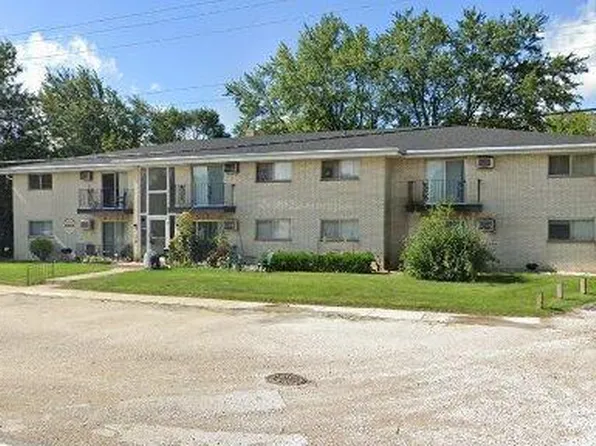8401 N Granville Rd, Milwaukee, WI 53224