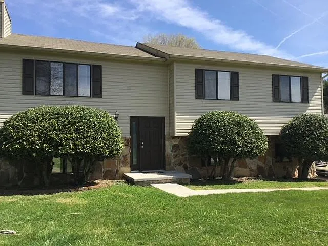 1816 Bishops Bridge Rd