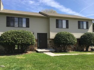 1816 Bishops Bridge Rd, Knoxville, TN 37922