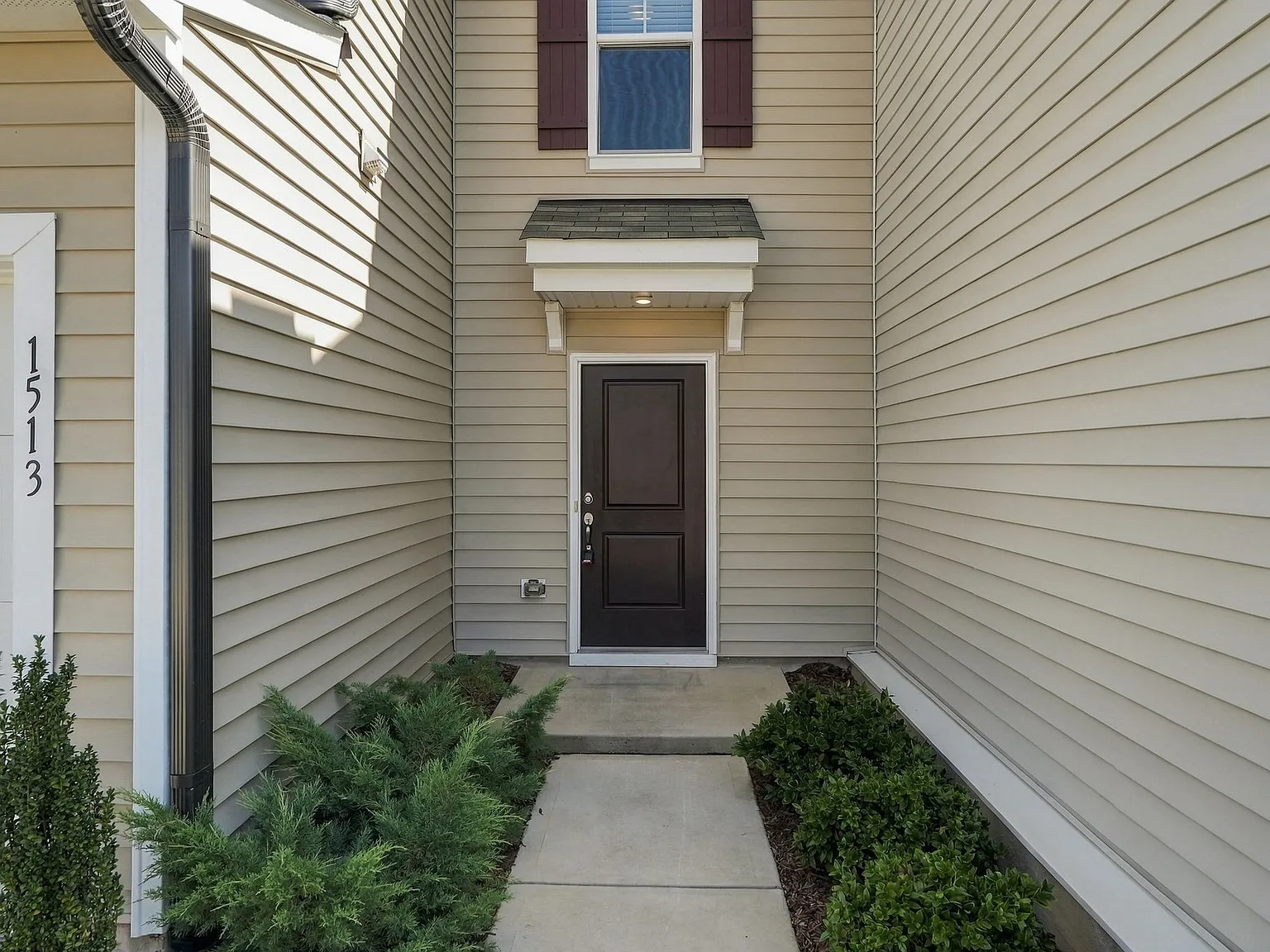 3 bed, 2.5 bath, 1558 sqft, $1,995 — Photo 2