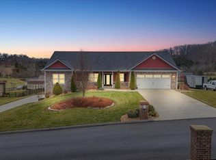 1097 Peaceful Dr, Jonesborough, TN 37659