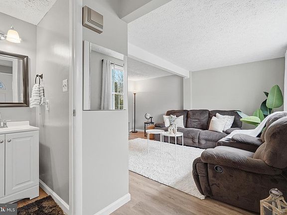 2nd image of 10504 Apple Ridge Rd