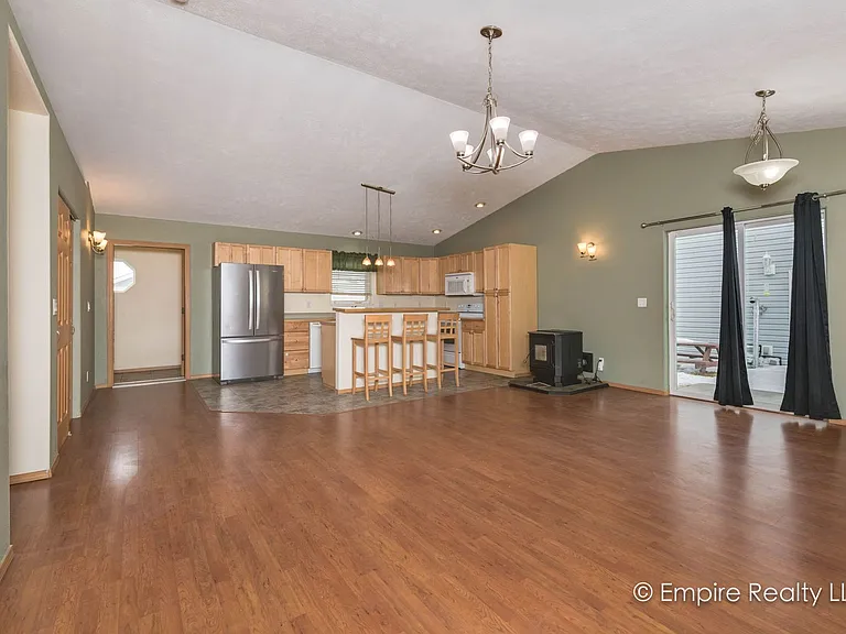 834 Marquette Loop — Photo 7