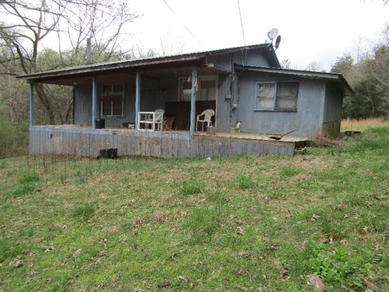 1st image of 15943 Dennys Ln
