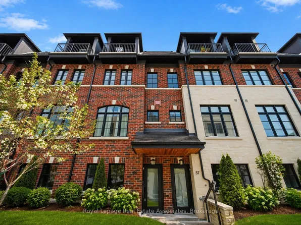 30 Lunar Cres #56, Mississauga, ON L5M 2R5