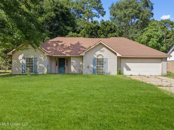 7020 Red Bud Ln, Ocean Springs, MS 39564