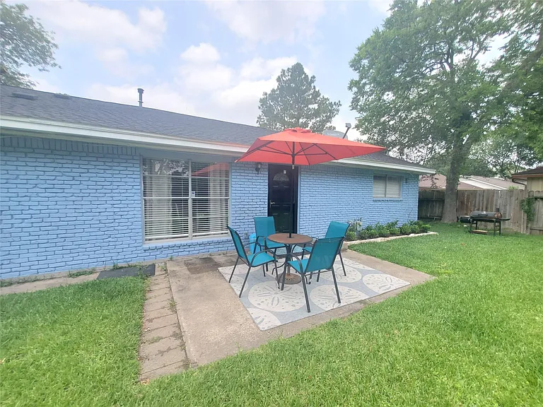 8815 Bellaire Blvd — Photo 23