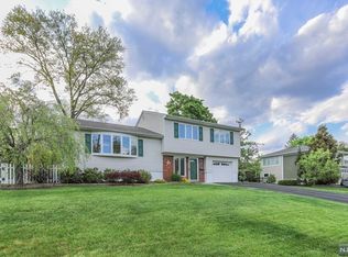 322 Pershing Ave, Ridgewood, NJ 07450