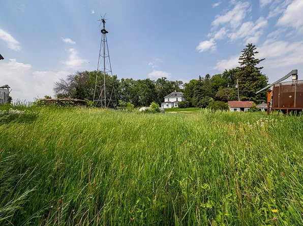 25750 Church Ave, Belle Plaine, MN 56011