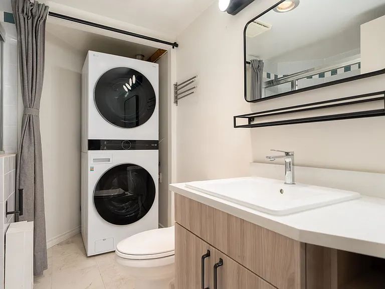 1550 Marine Dr #103 — Photo 14