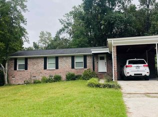 1207 Fort Dr, Hanahan, SC 29410