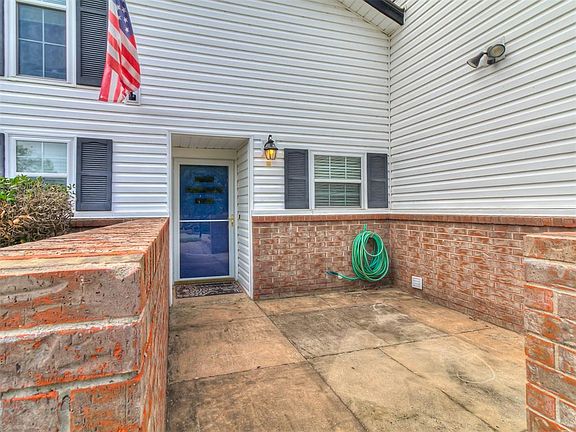 2nd image of 2212 Twisted Oak Dr