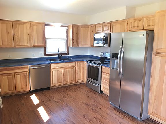 Eat-in kitchen