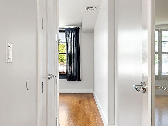 5th image of 1415 Herkimer St #3F