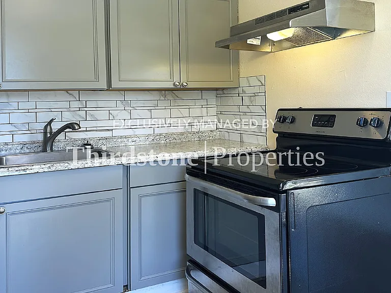 1431 W 18th St — Photo 4