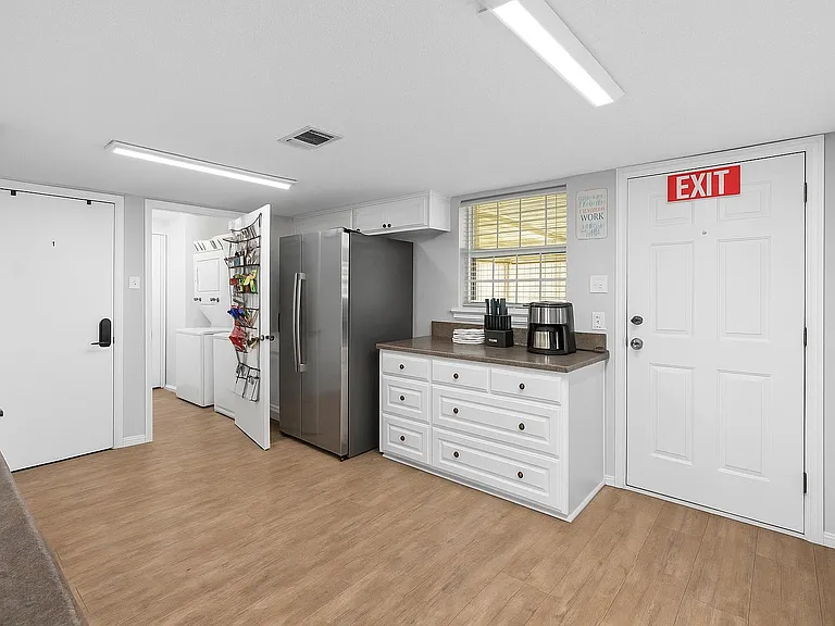 Gail Ct — Photo 8