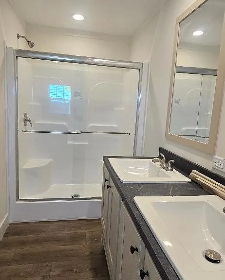 Grainger Cir — Photo 12