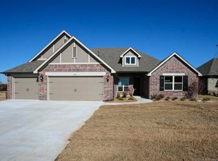 446 E 130th St S, Jenks, OK 74037