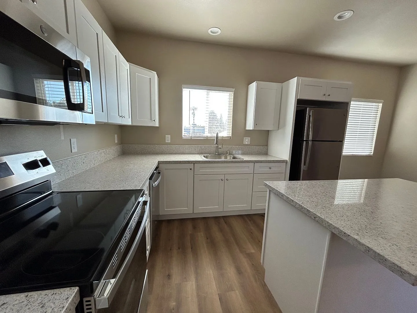 Newly Constructed 2 Bed/2 Bath Upstairs w/ 2 Car Garage — Photo 4