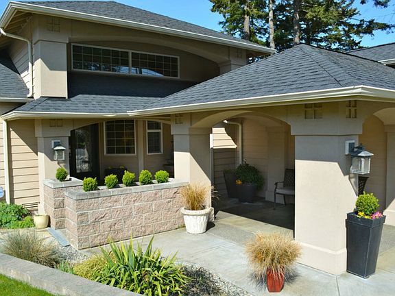 3rd image of 967 N West Camano Dr
