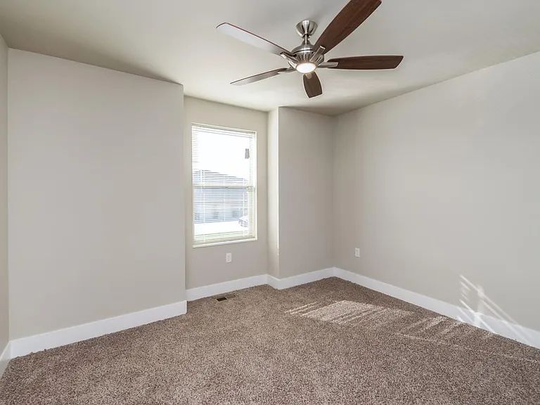 Suncrest — Photo 32