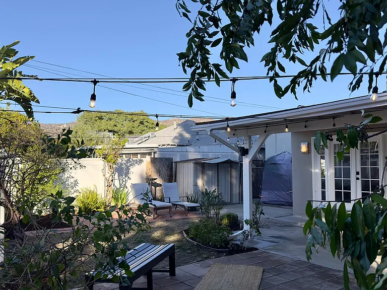 2133 N Buena Vista St — Photo 56